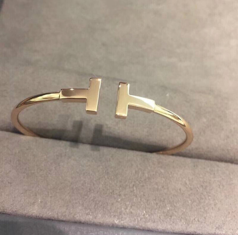 pulsera en T