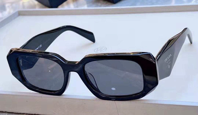 Low profile sunglasses