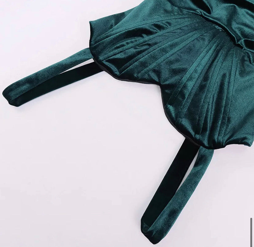 vestido verde esmeralda