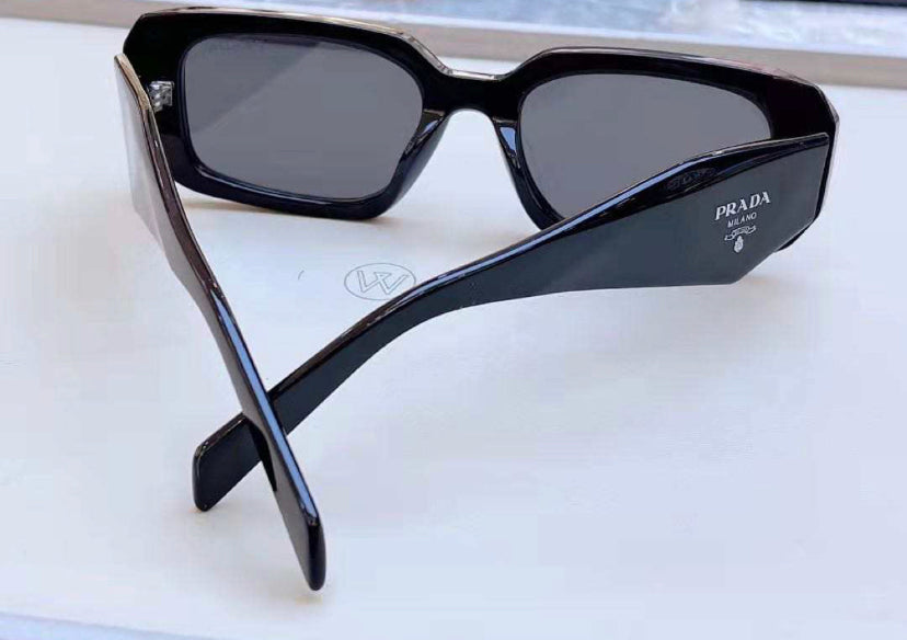 Low profile sunglasses