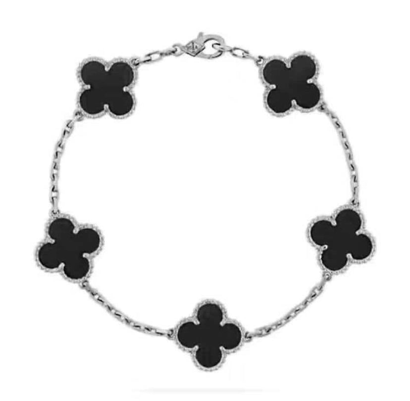 Pulsera con dijes multicolor (PRECIO FINAL EN EL CARRITO)