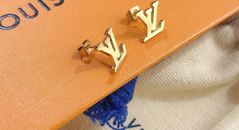 Pendientes letras pequeñas oro