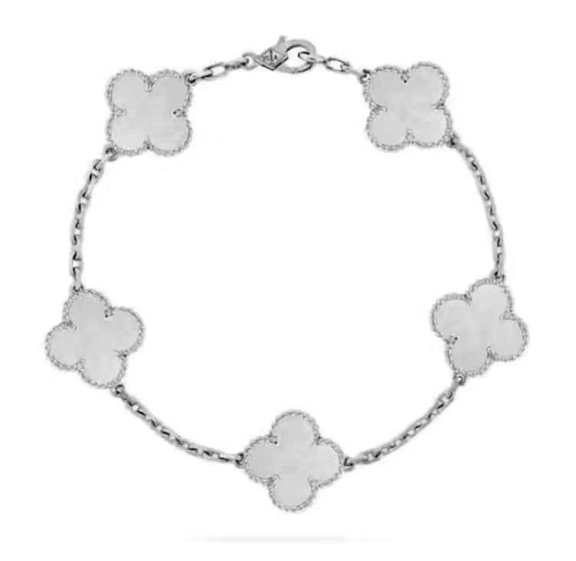 Pulsera con dijes multicolor (PRECIO FINAL EN EL CARRITO)