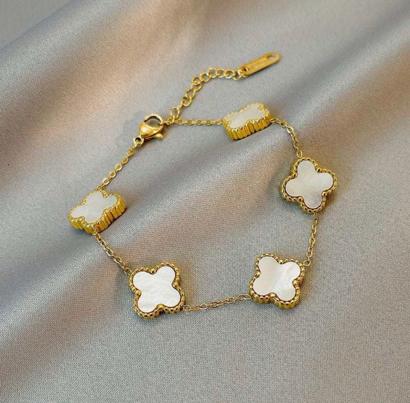 Pulsera con dijes multicolor (PRECIO FINAL EN EL CARRITO)